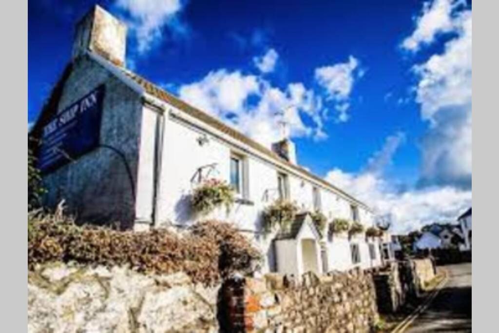 Perfect For The Family And Beaches - Gower Cwtch Chalet