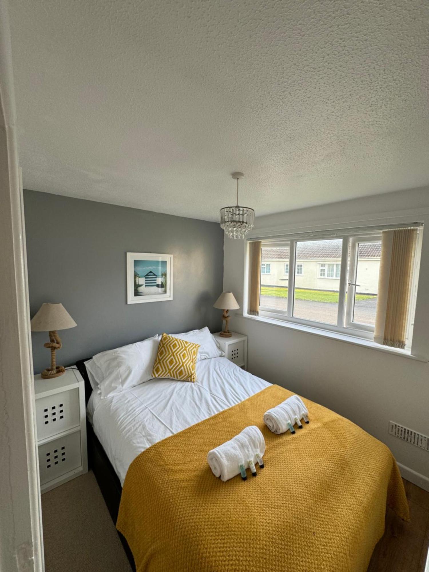 Perfect For The Family And Beaches - Gower Cwtch Chalet Swansea